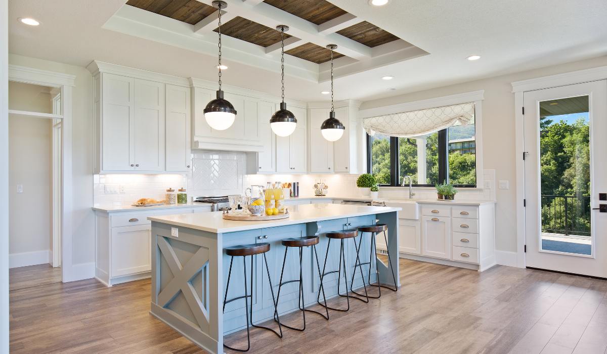 Farmhouse kitchen lighting ideas to enhance your home decor