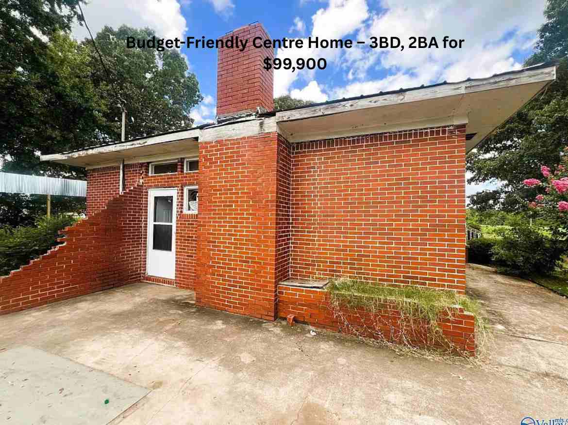 Budget-Friendly Centre Home – 3BD, 2BA for $99,900 (2)