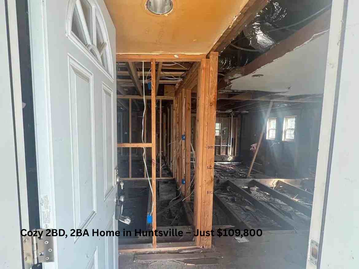 Cozy 2BD, 2BA Home in Huntsville – Just $109,800 (2)