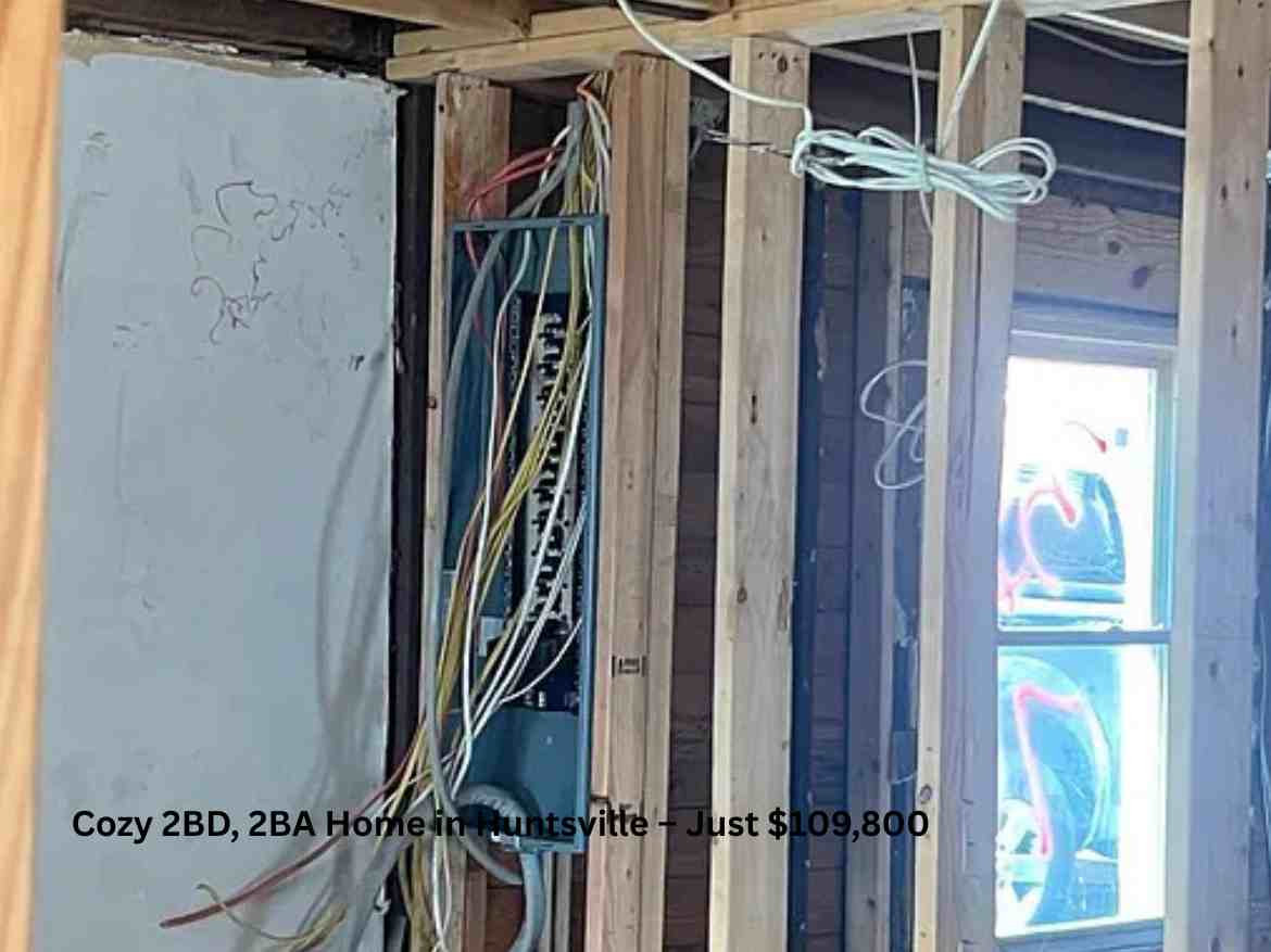 Cozy 2BD, 2BA Home in Huntsville – Just $109,800 (3)