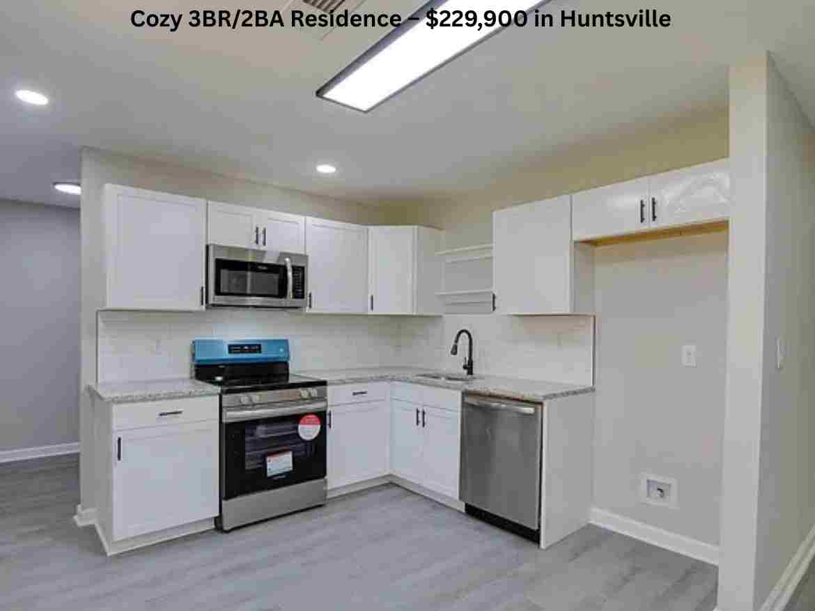 Cozy 3BR2BA Residence – $229,900 in Huntsville (2)
