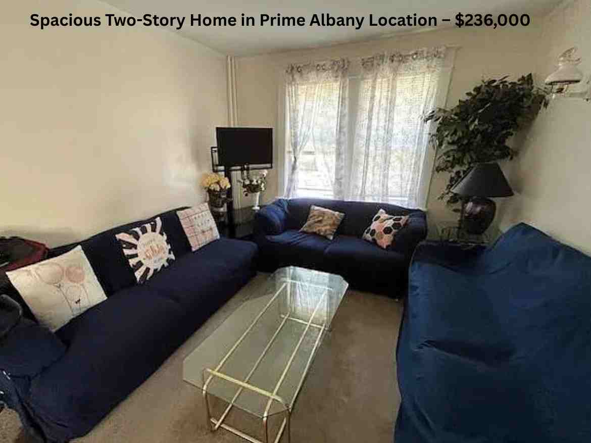 Spacious Two-Story Home in Prime Albany Location – $236,000 (1)