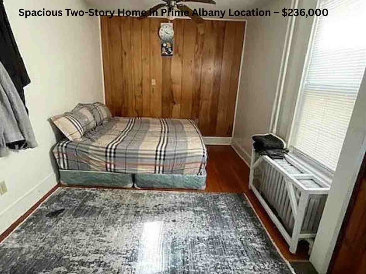Spacious Two-Story Home in Prime Albany Location – $236,000 (6)